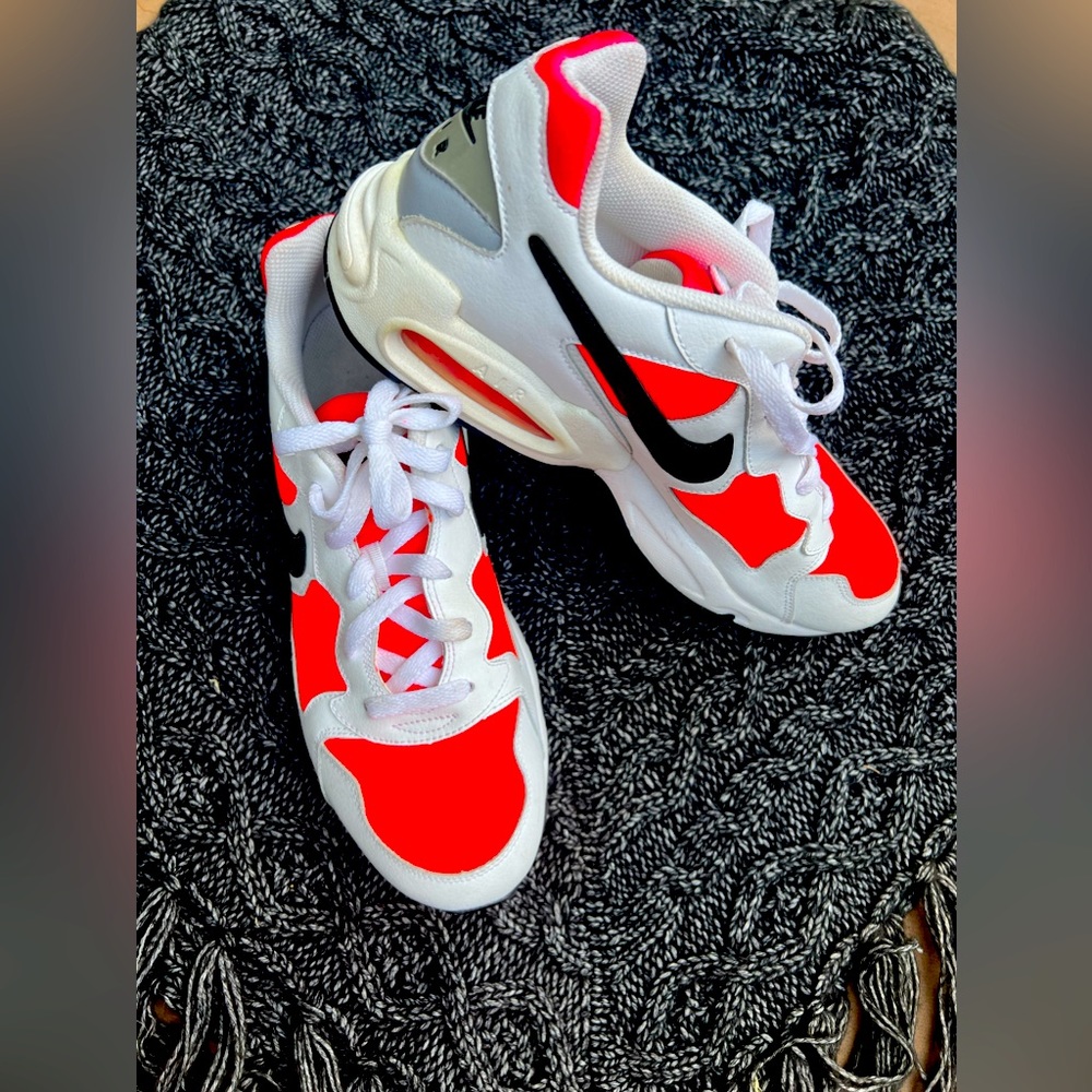 Women’s Nike air size 9 brand new shoes just tried them on too big for me